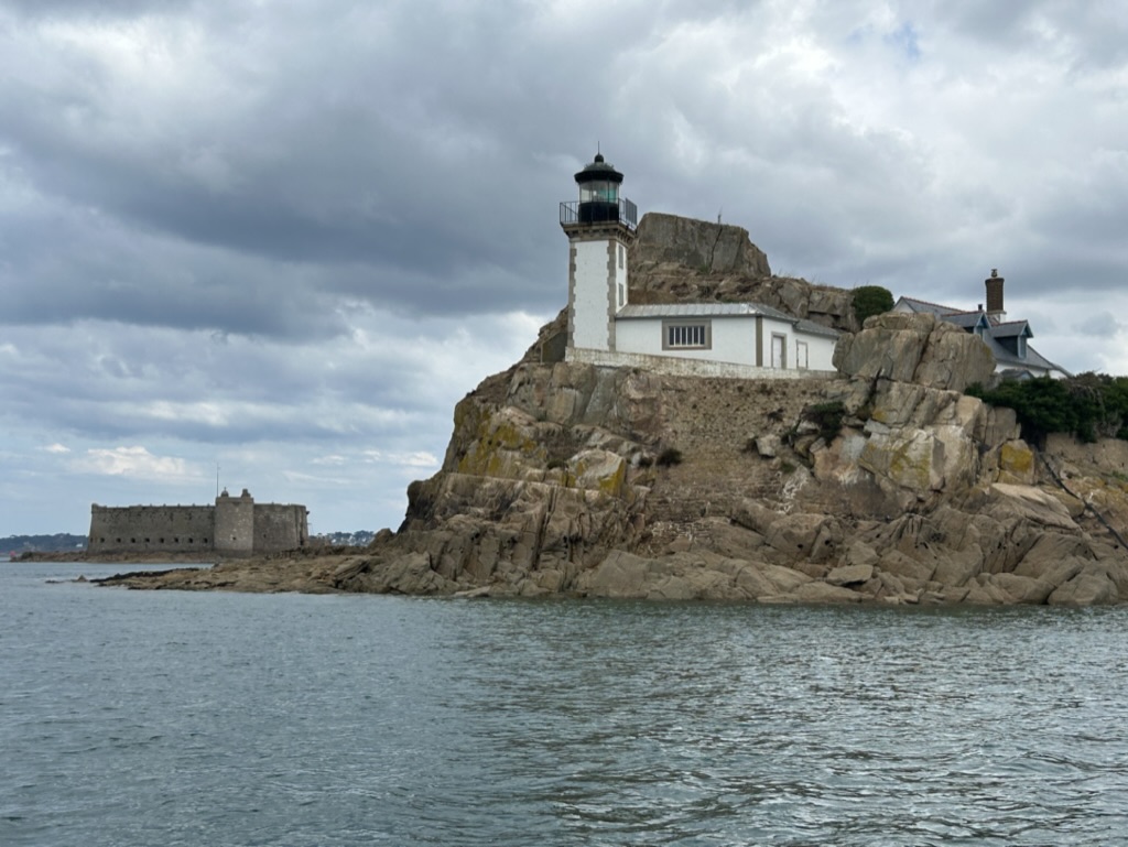 La baie de Morlaix et le Château du Taureau